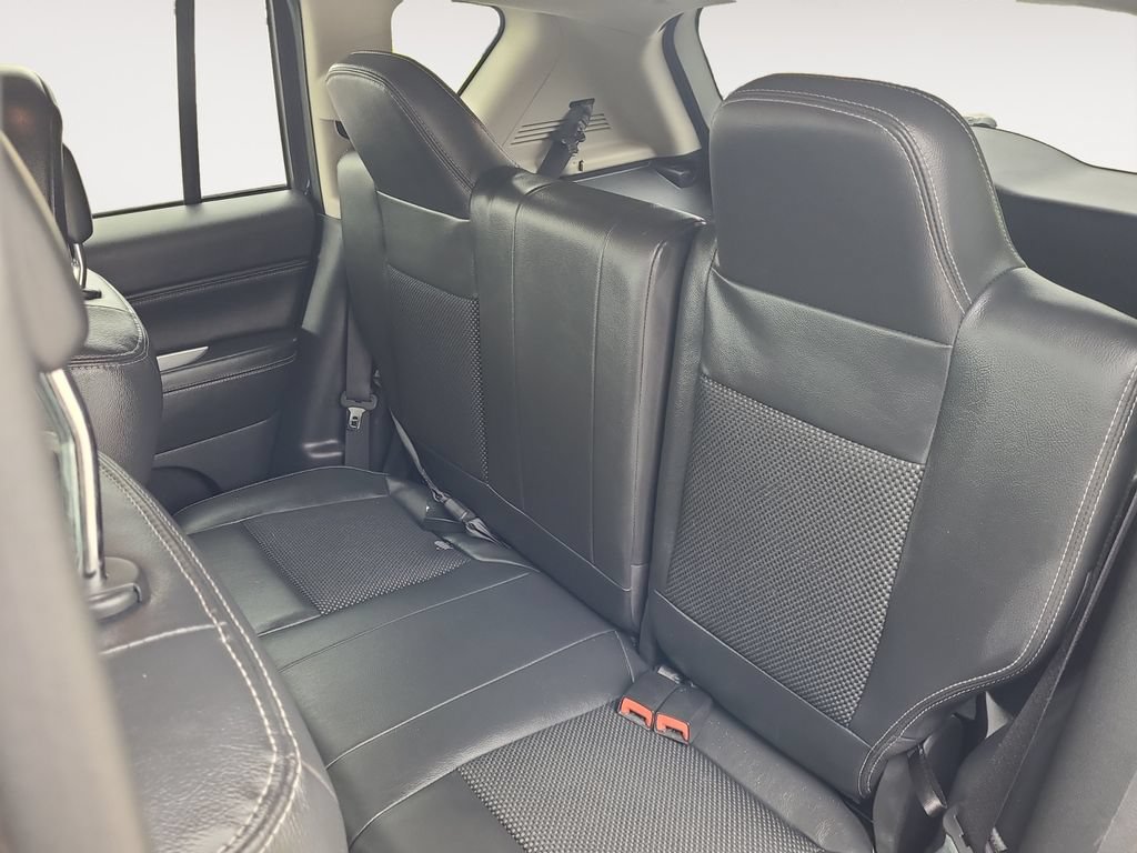 Used 2015 Jeep Compass Latitude FWD image 13