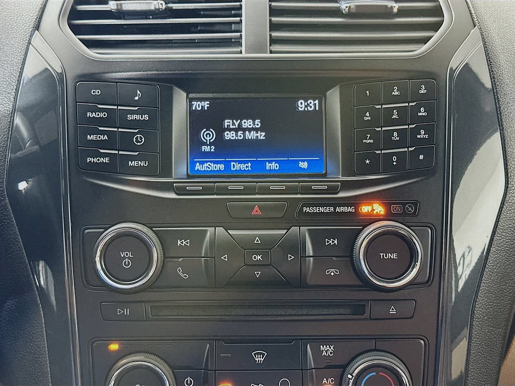 Used 2017 Ford Explorer XLT FWD image 17