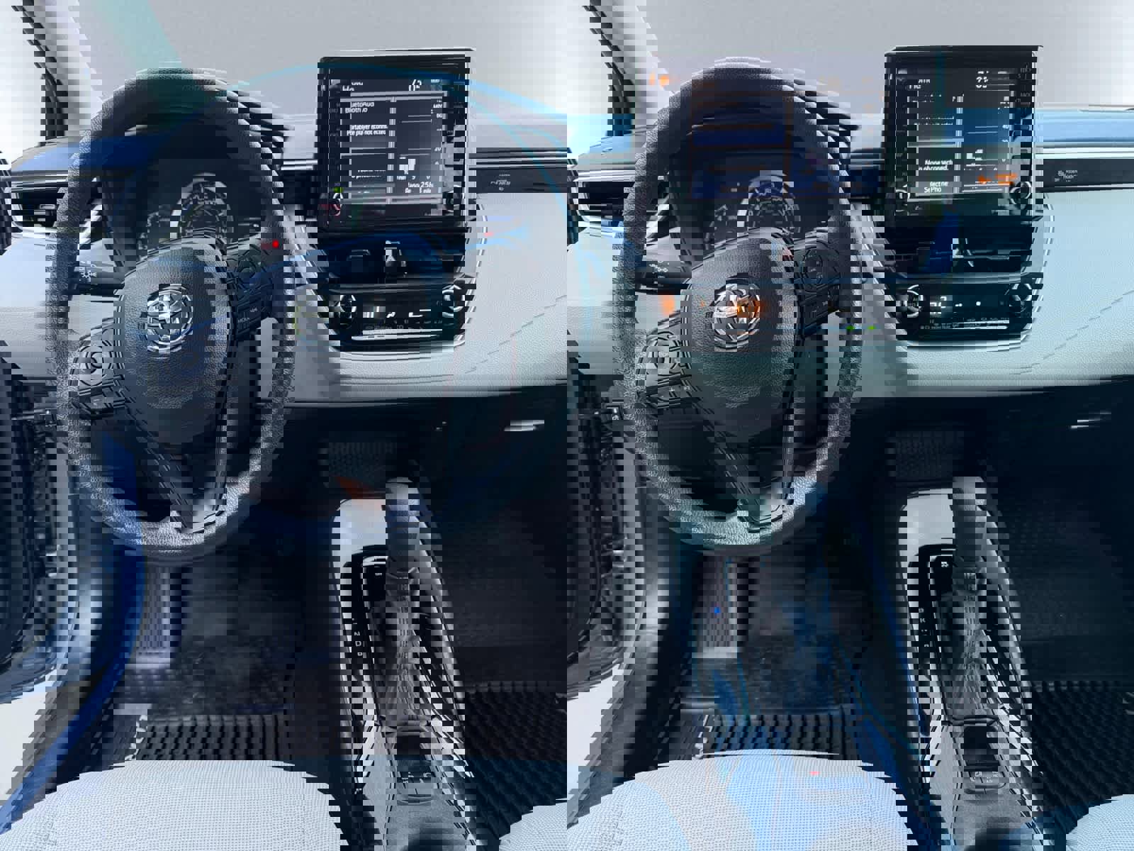 Used 2022 Toyota Corolla LE image 6