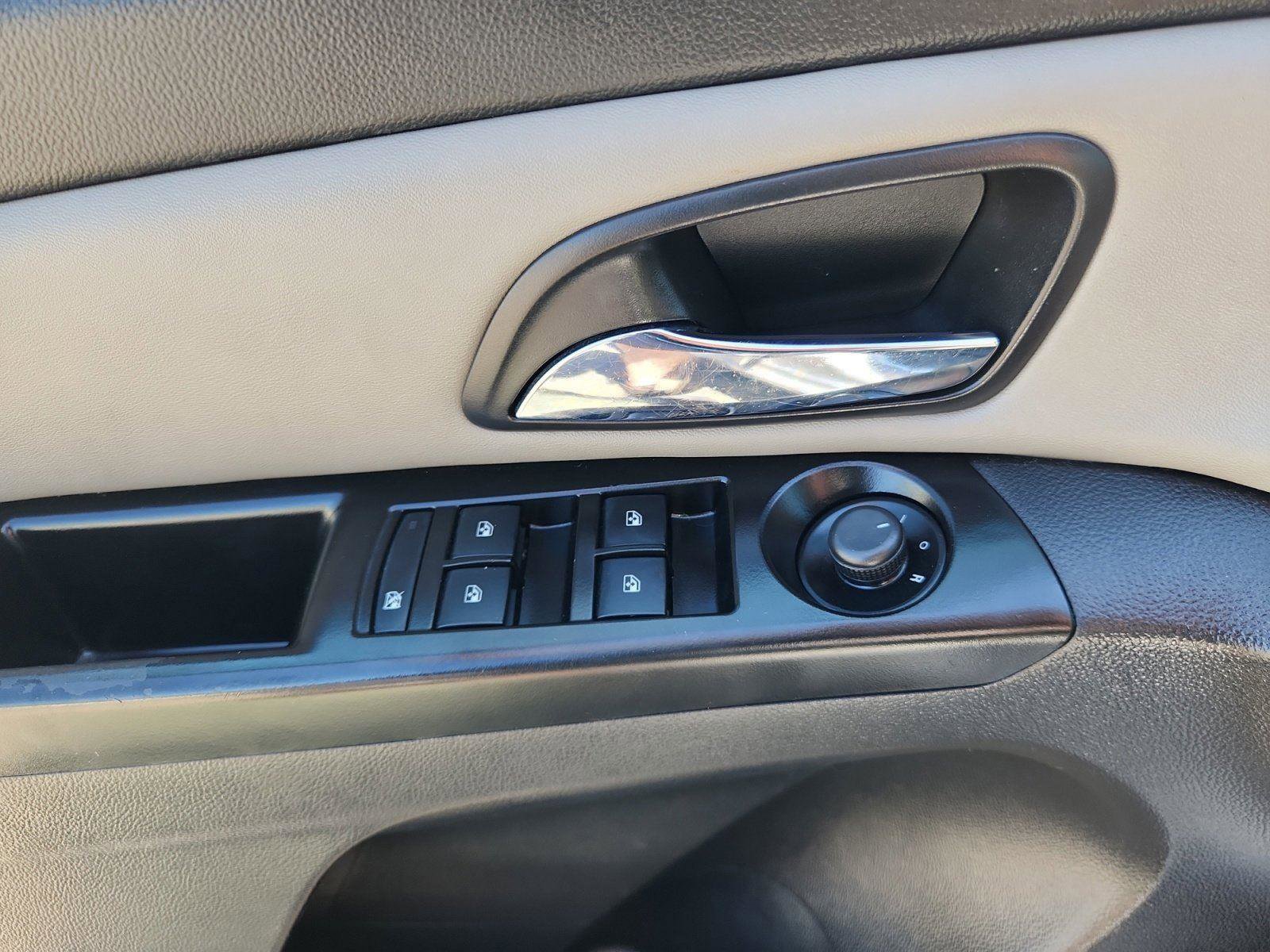 Used 2014 Chevrolet Cruze LS FWD image 17