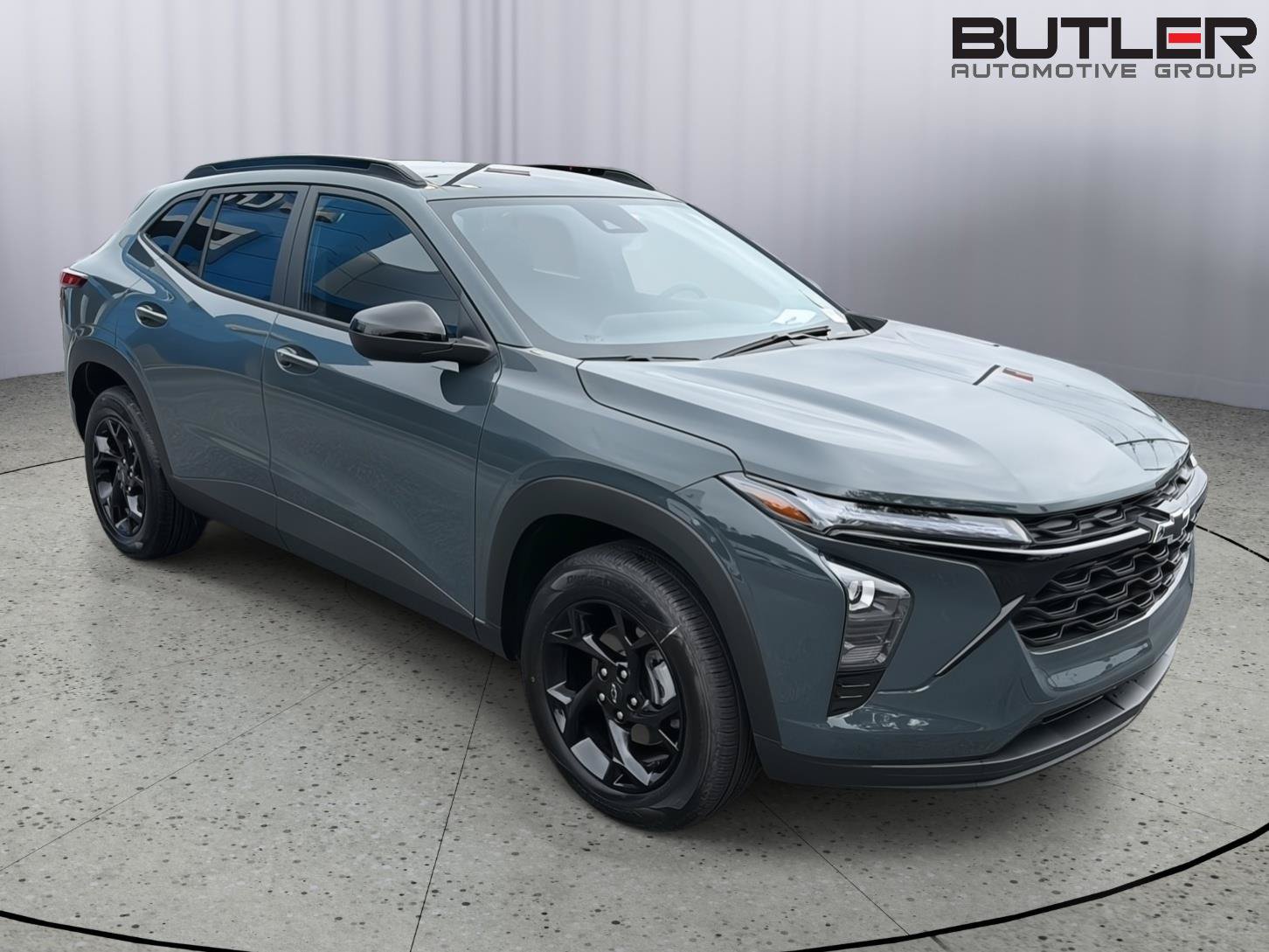 New 2026 Chevrolet Trax LT w/ Midnight Edition FWD image 8