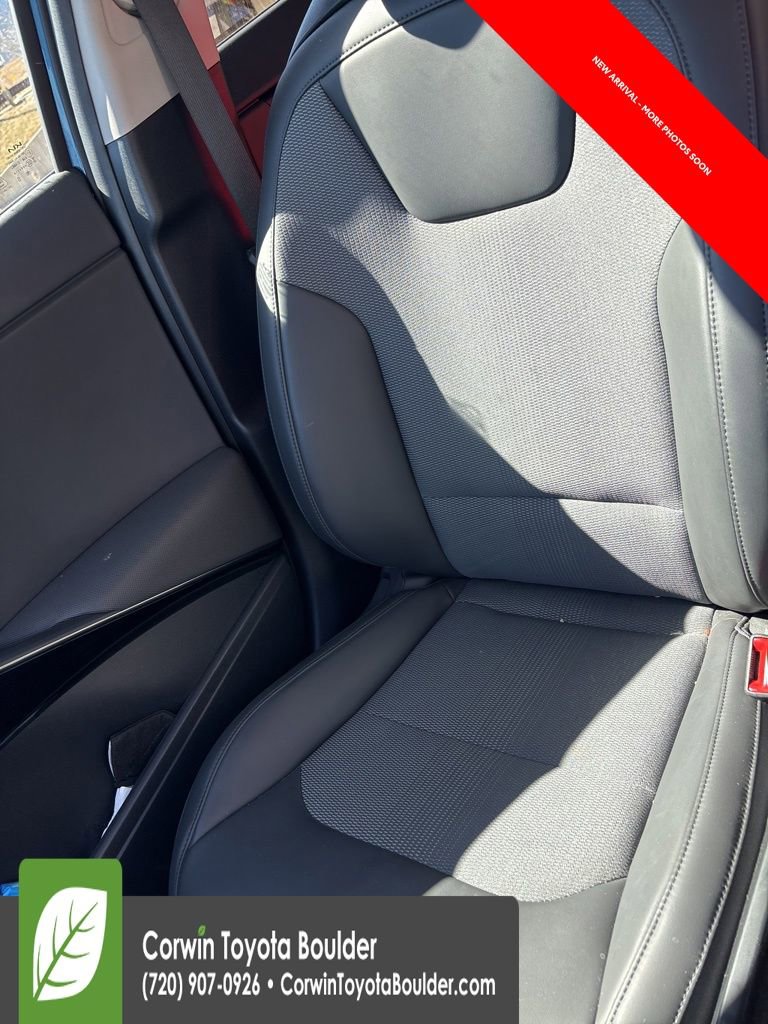 Used 2024 Kia Niro EX image 11