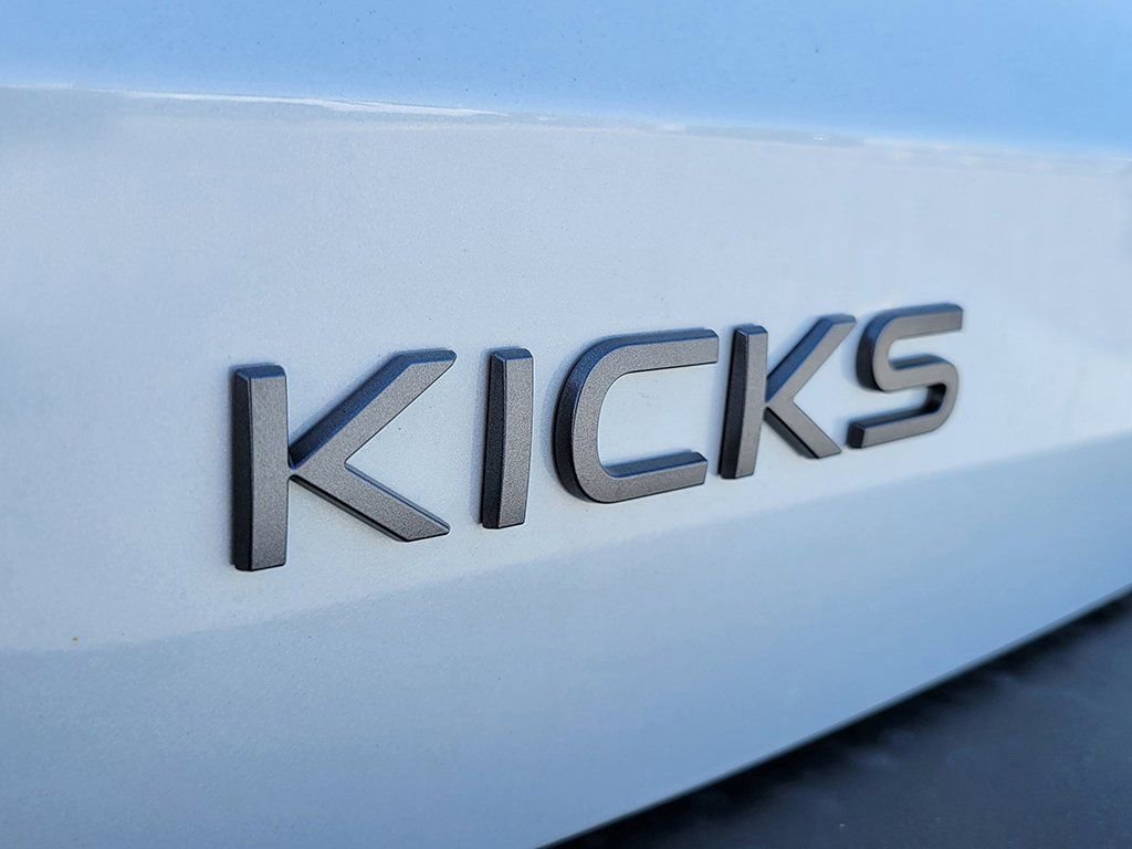 New 2025 Nissan Kicks SR image 9