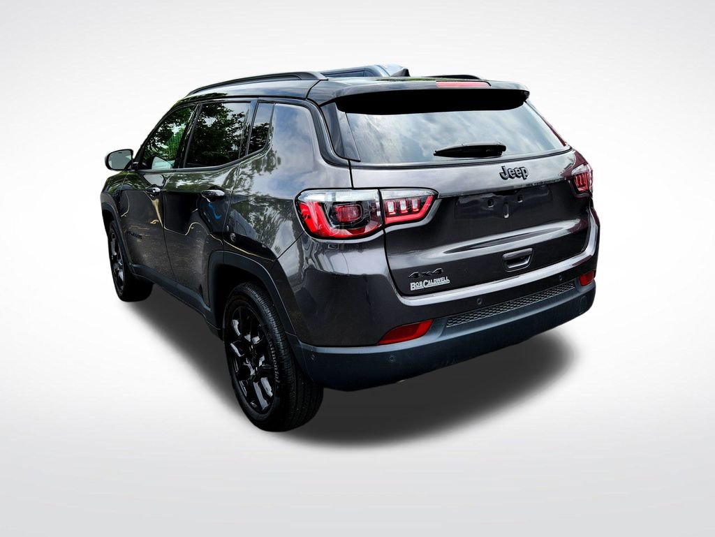 Used 2024 Jeep Compass Latitude w/ Convenience Group image 5