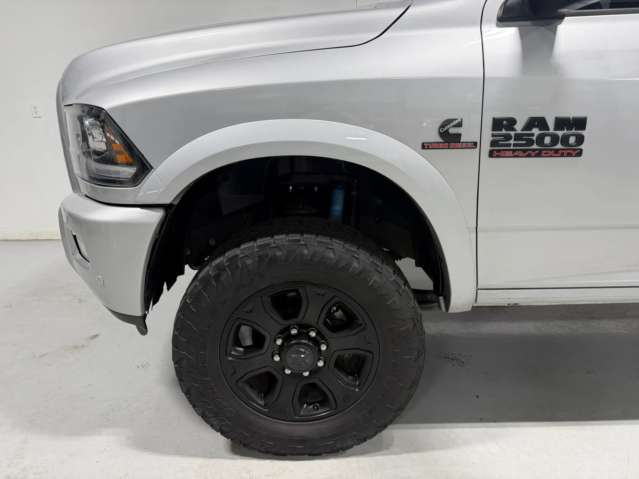 Used 2017 RAM 2500 Laramie w/ Sport Appearance Group AWD/4WD image 9