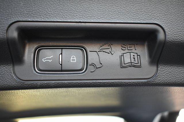 Used 2022 Ford Explorer XLT w/ Equipment Group 202A image 40