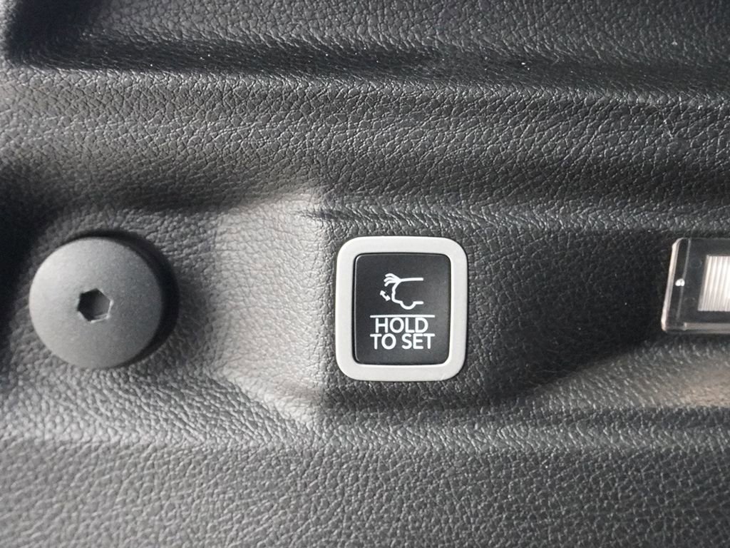 Used 2021 Jeep Grand Cherokee L Limited AWD/4WD image 24