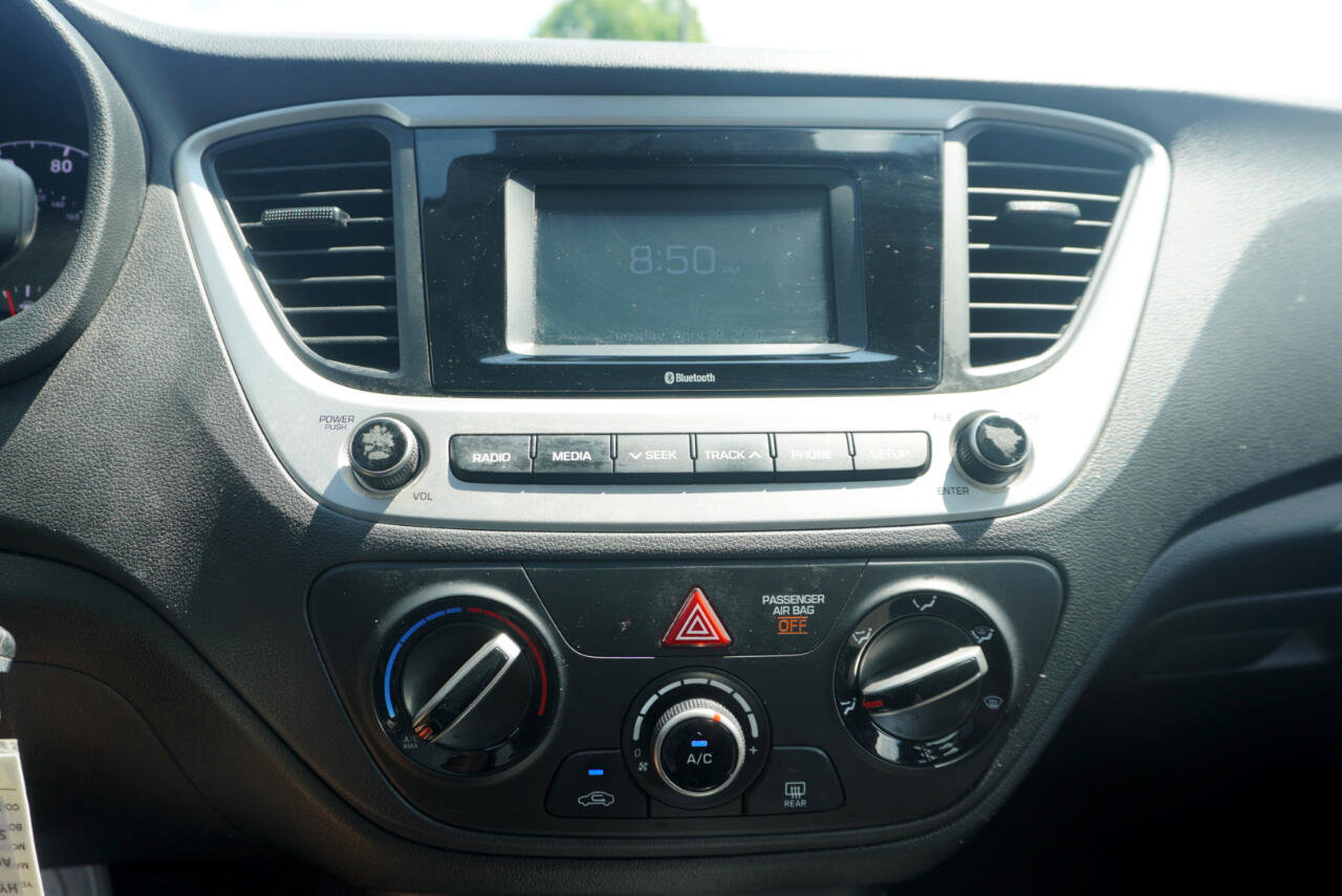 Used 2022 Hyundai Accent SE image 25