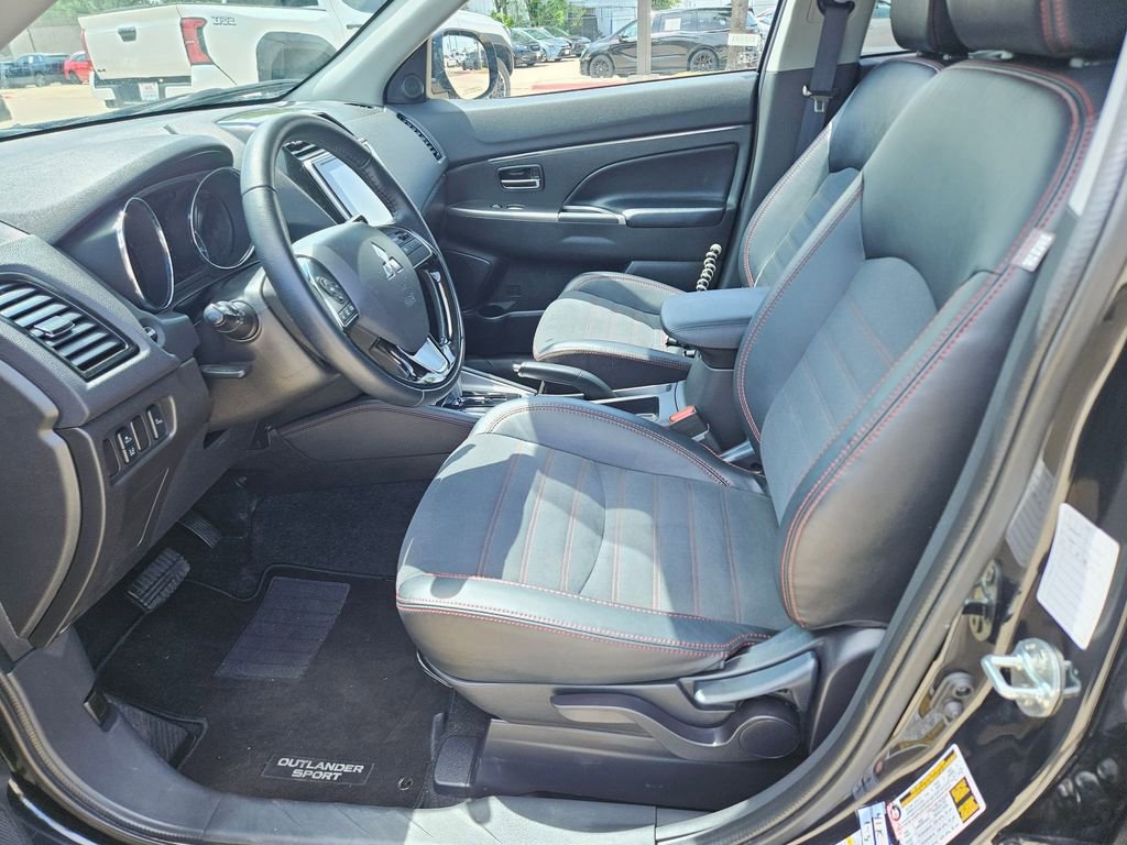 Used 2025 Mitsubishi Outlander Sport SE image 11