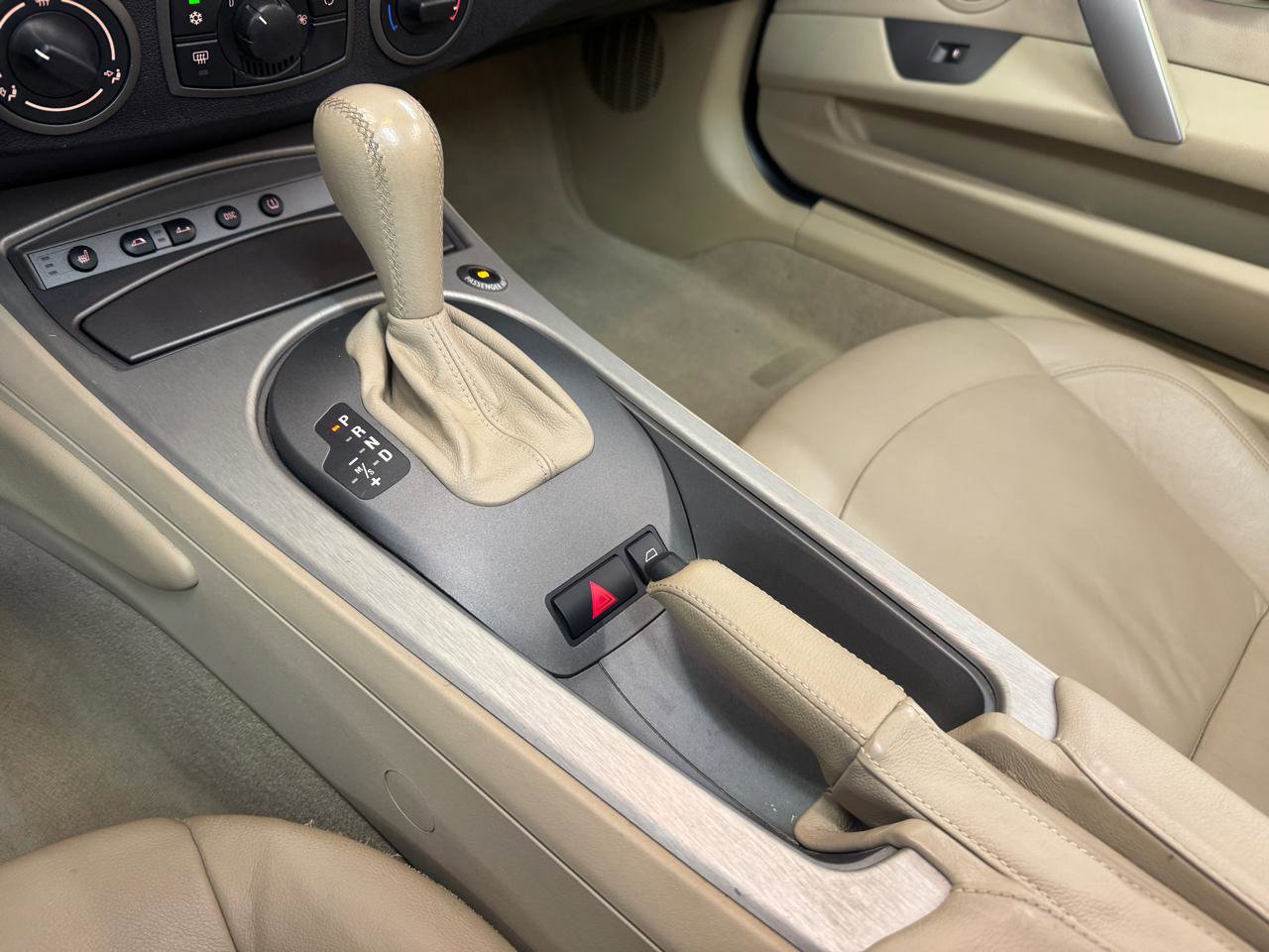 Used 2004 BMW Z4 2.5i image 17