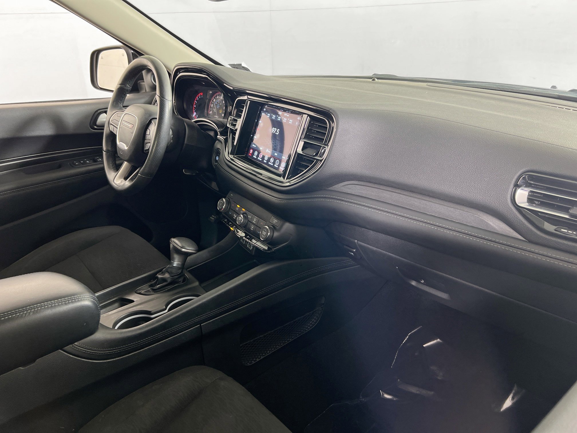 Used 2022 Dodge Durango SXT image 27