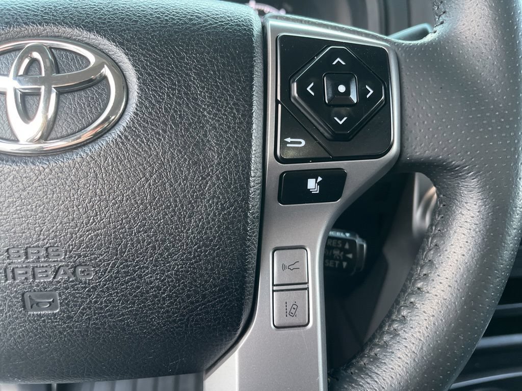 Used 2022 Toyota 4Runner SR5 AWD/4WD image 22