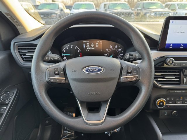 Used 2020 Ford Escape SE image 30