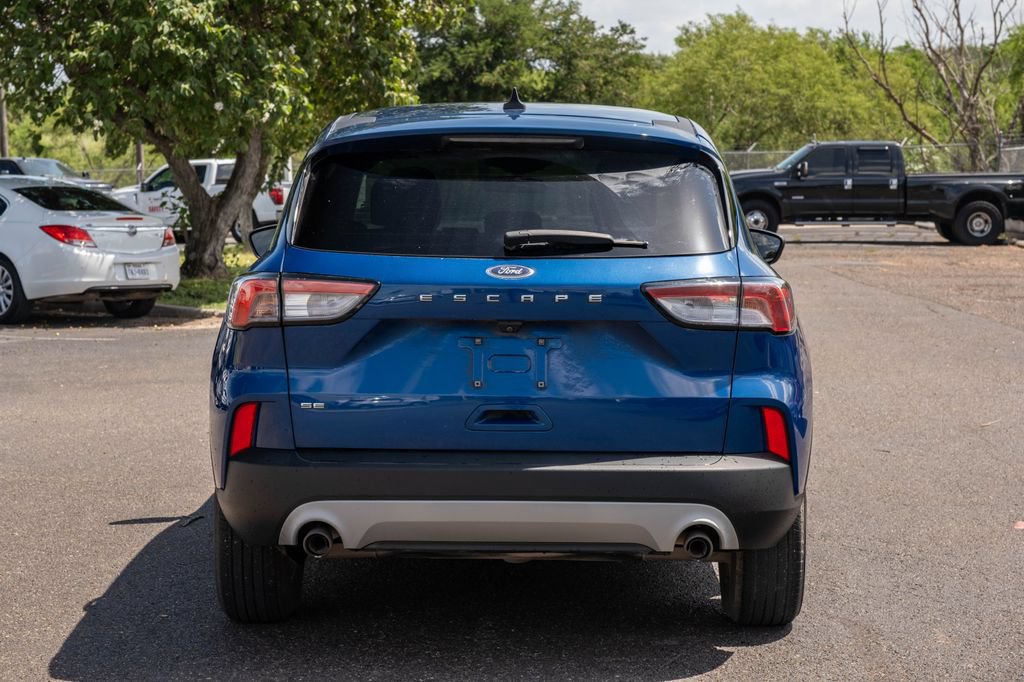 Used 2022 Ford Escape SE w/ Convenience Package FWD image 4