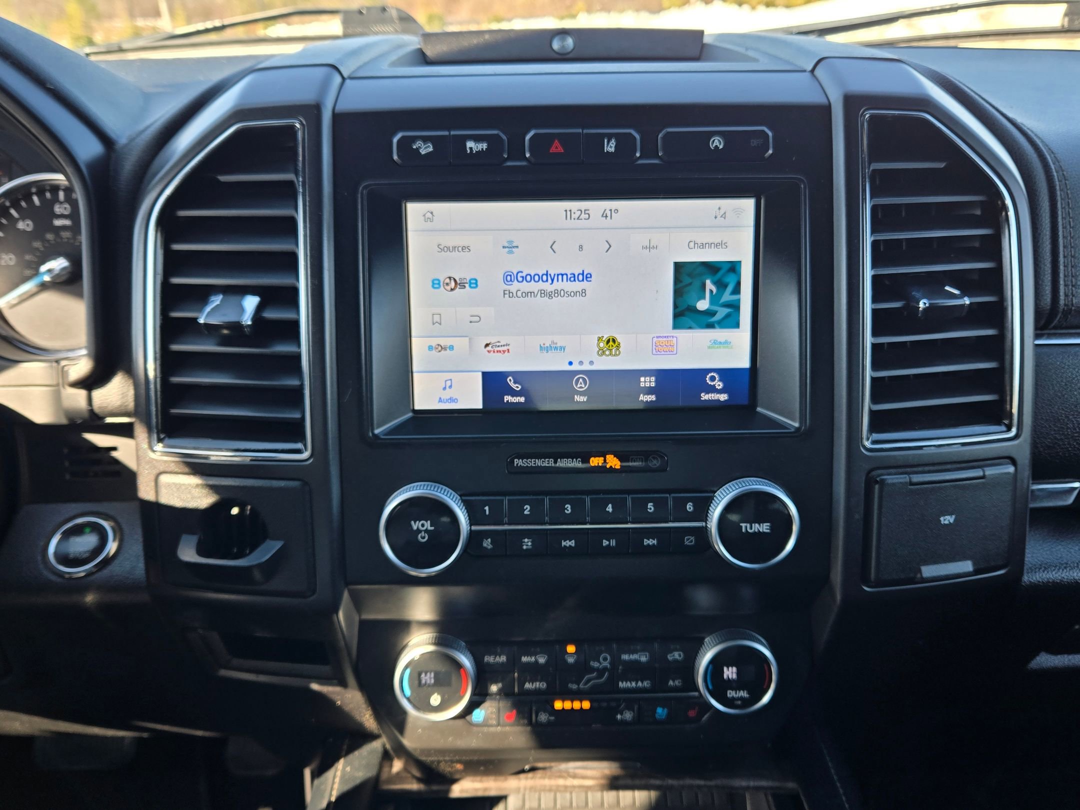 Used 2021 Ford Expedition Limited image 15