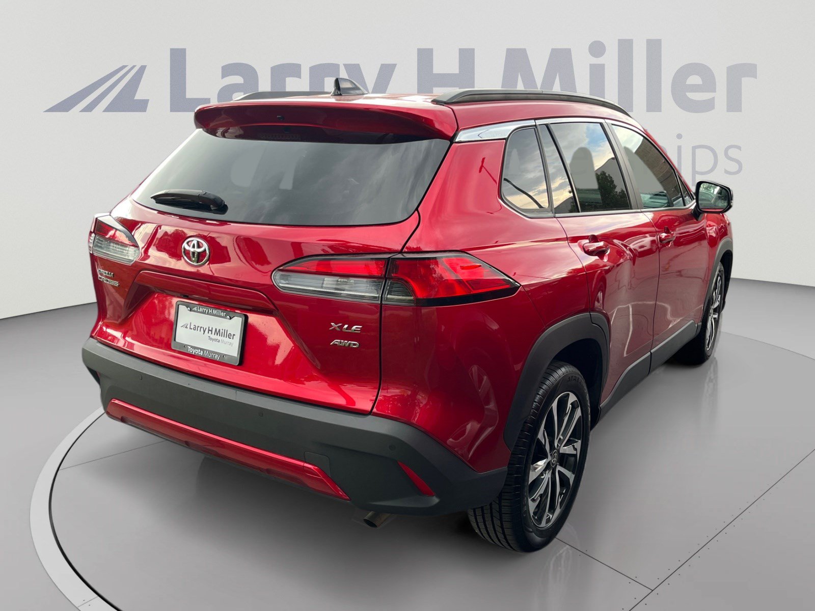 Used 2025 Toyota Corolla Cross XLE AWD/4WD image 5