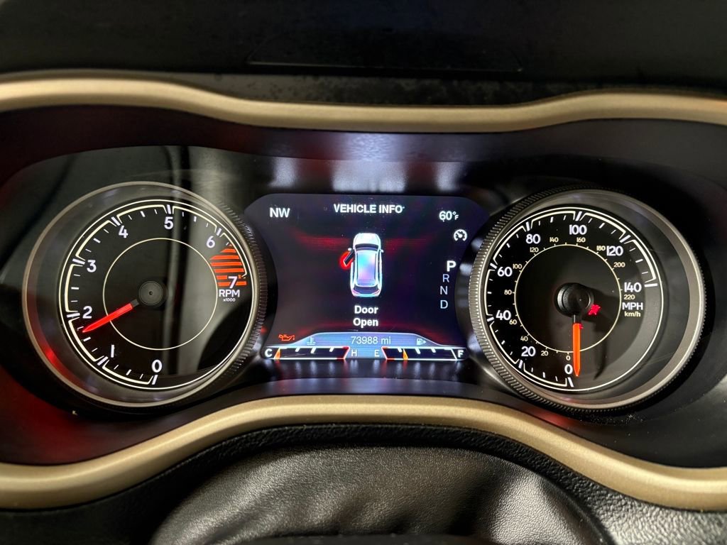 Used 2018 Jeep Cherokee Limited w/ Luxury Group image 17