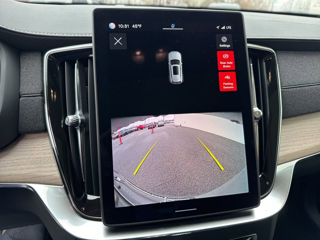 Used 2025 Volvo XC90 B6 Core w/ Climate Package image 26