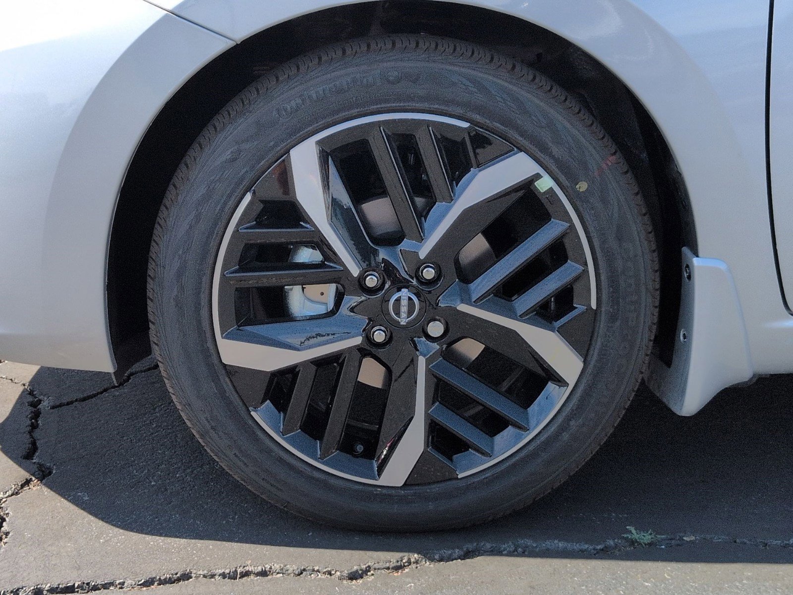 New 2025 Nissan Versa SR w/ Trunk Package image 9