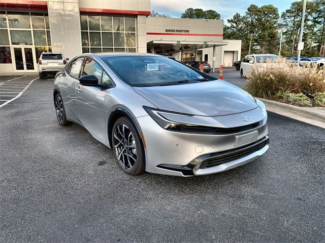 New 2025 Toyota Prius Plug-In Hybrid image 2