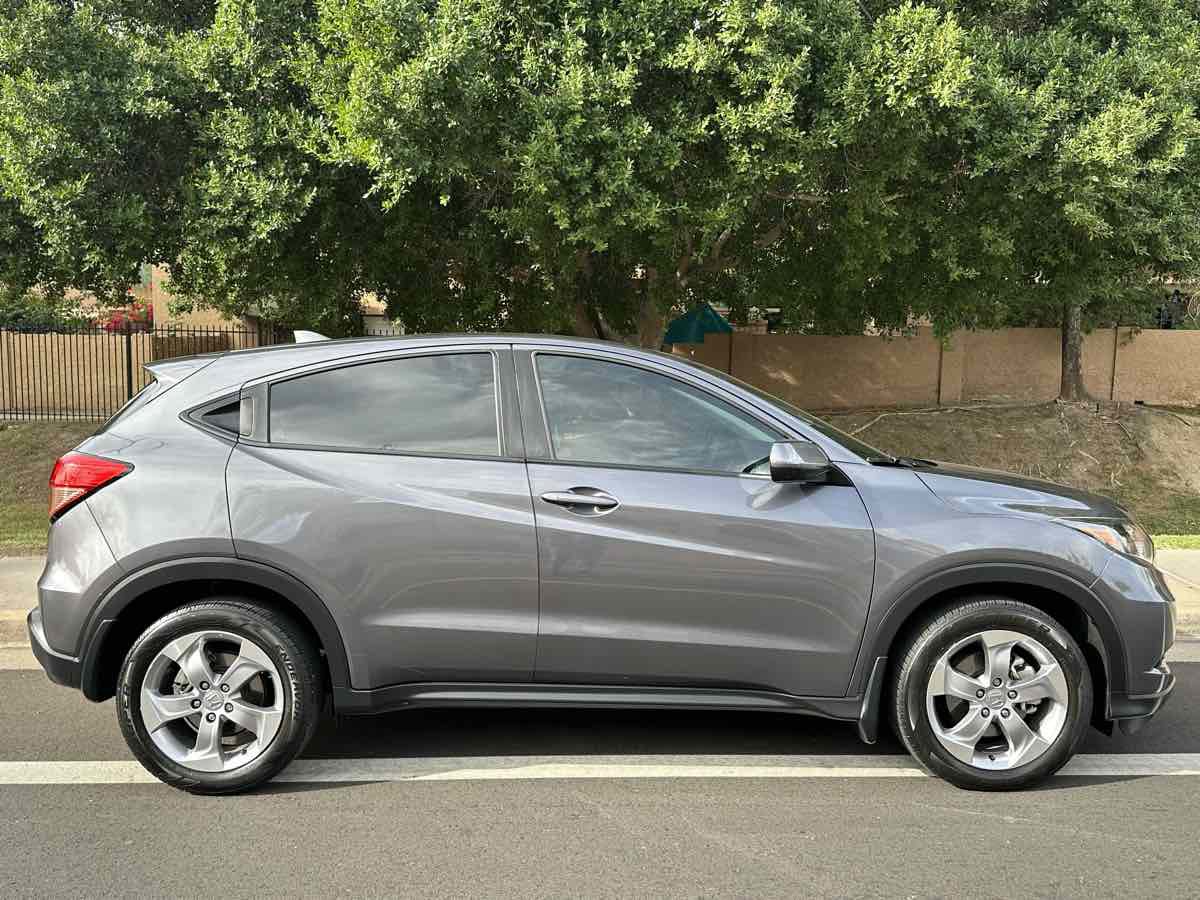 Used 2017 Honda HR-V LX image 9