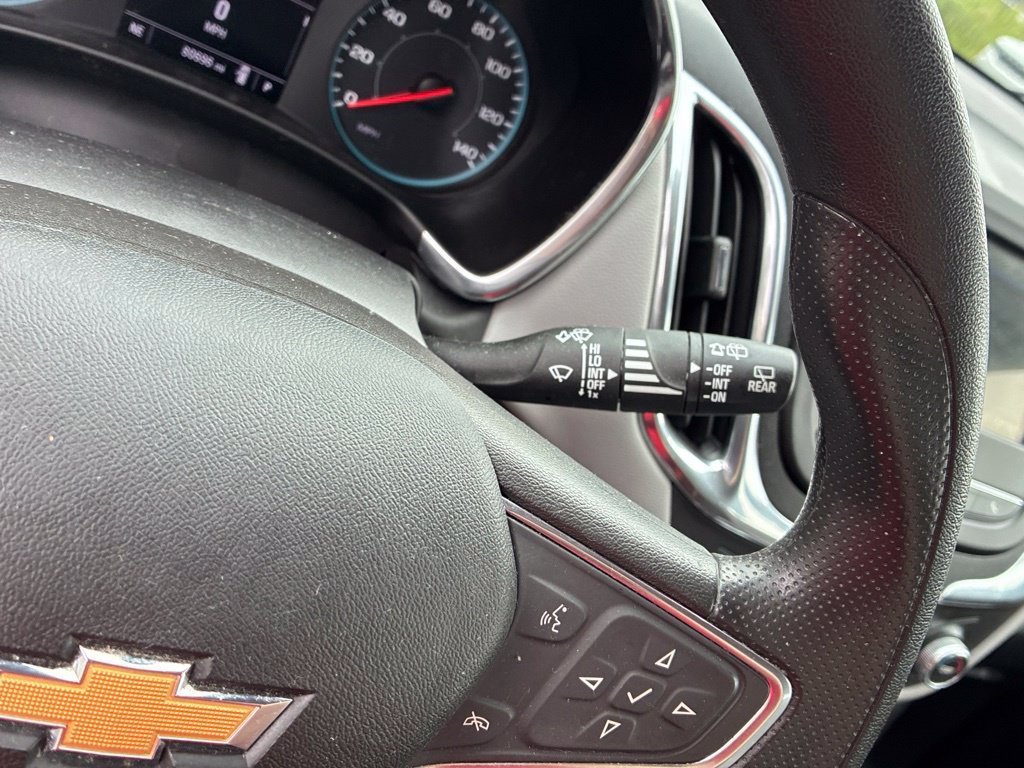 Used 2019 Chevrolet Equinox LS AWD/4WD image 32