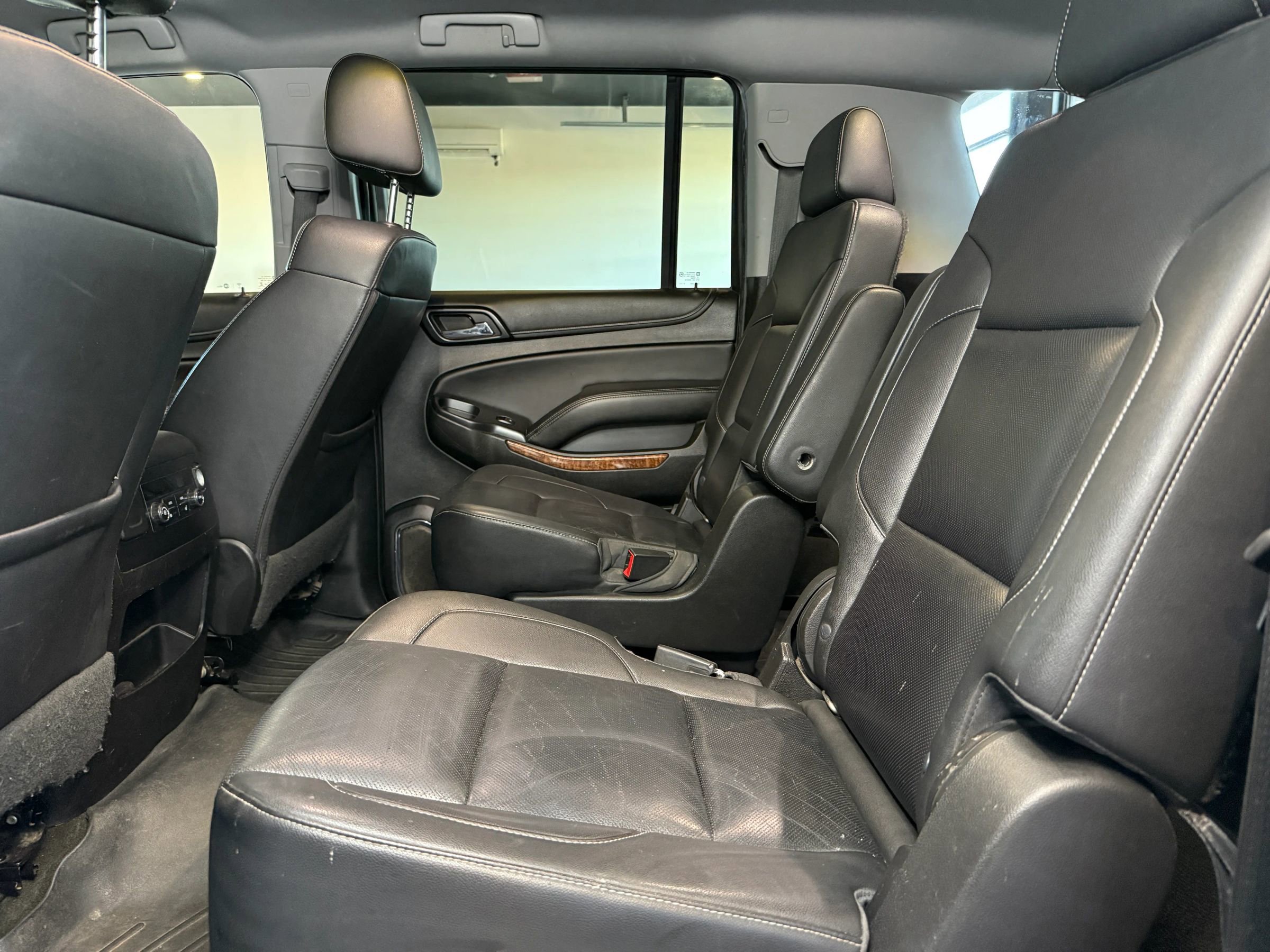 Used 2018 Chevrolet Suburban Premier image 19