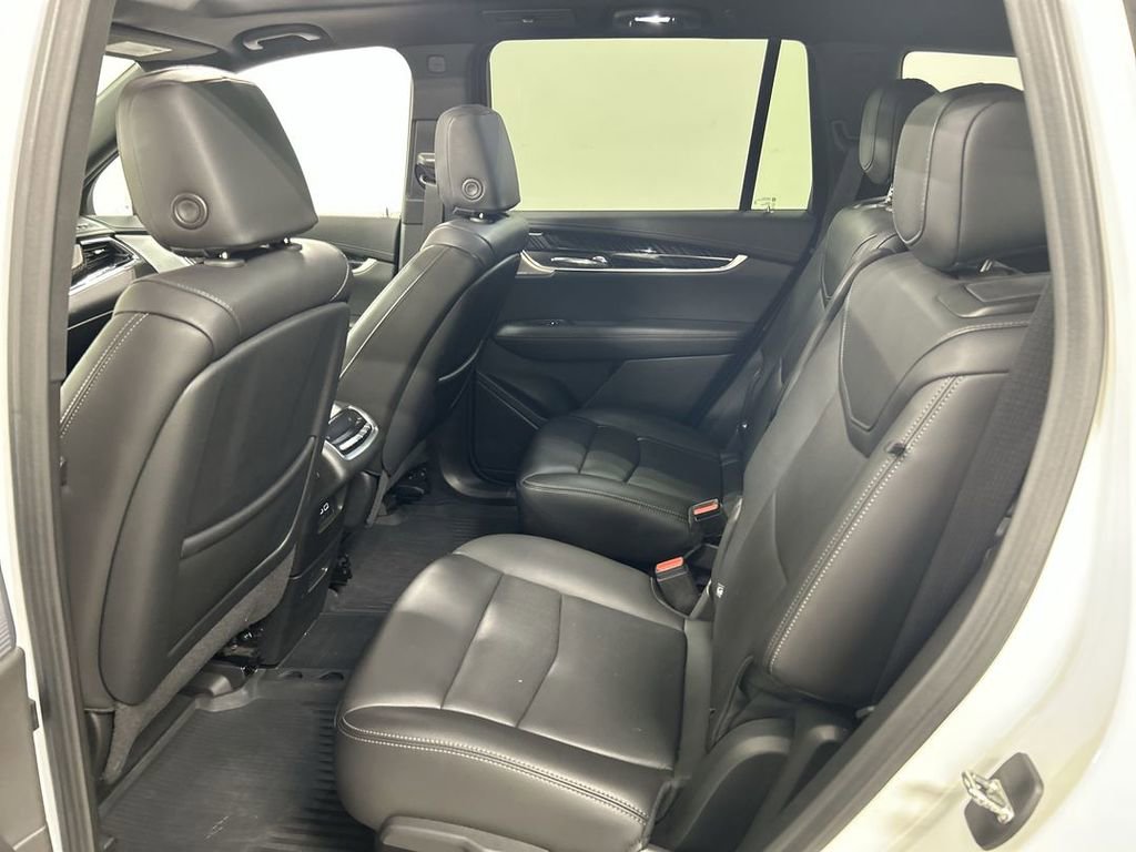 Used 2023 Cadillac XT6 Premium Luxury w/ LPO, Floor Liner Package AWD/4WD image 21