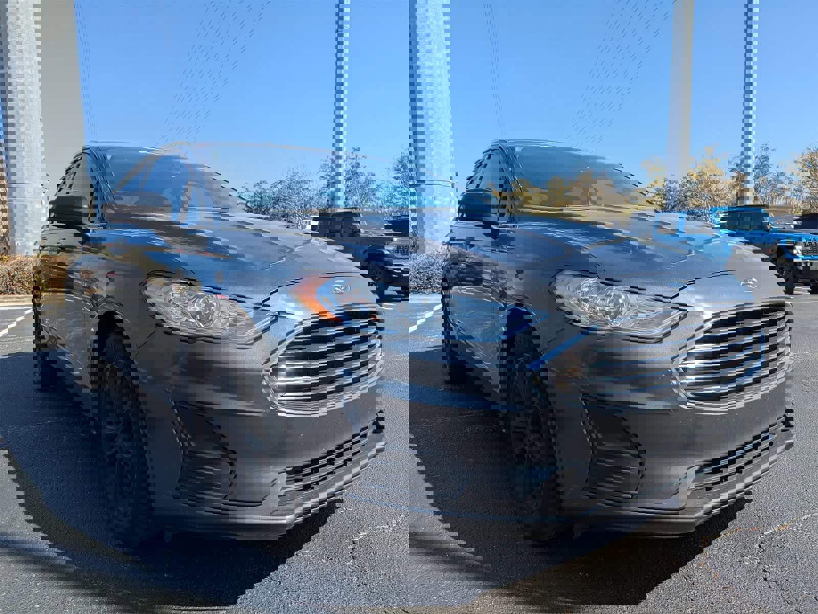 Used 2020 Ford Fusion SE image 3