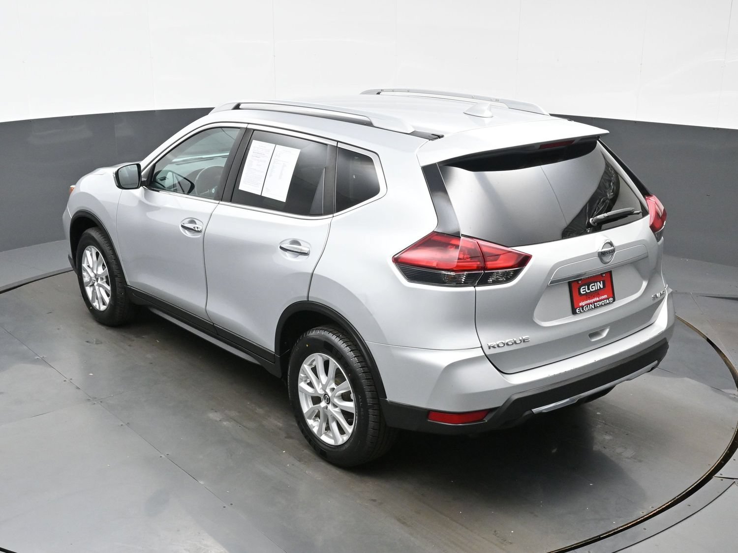 Used 2018 Nissan Rogue SV AWD/4WD image 39