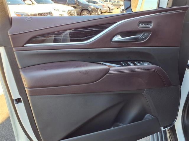 Used 2023 Cadillac Escalade ESV V image 18