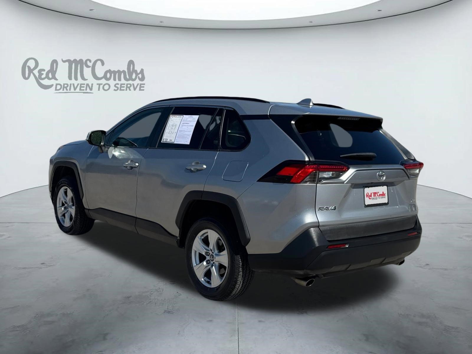 Used 2021 Toyota RAV4 XLE image 3