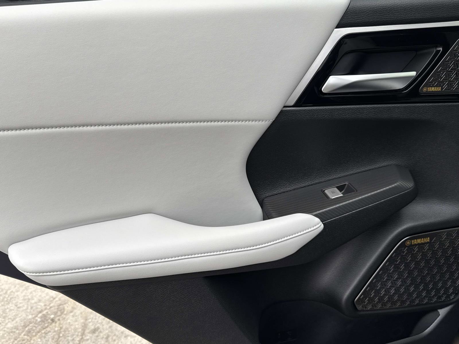 New 2025 Mitsubishi Outlander SE image 11