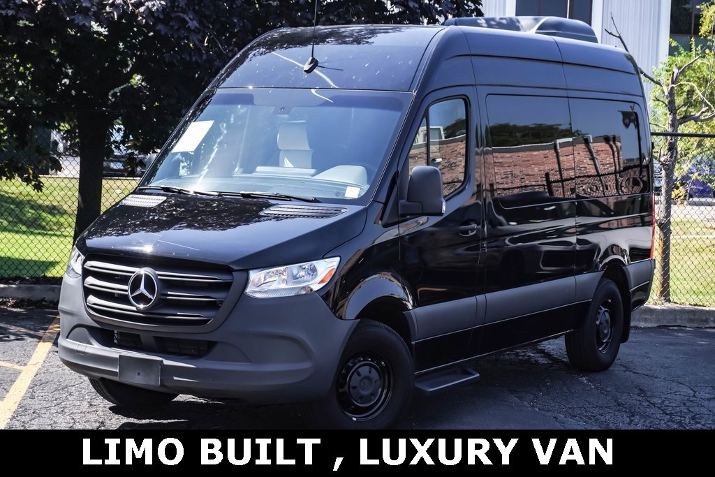 Used 2023 Mercedes-Benz Sprinter 2500 image 3