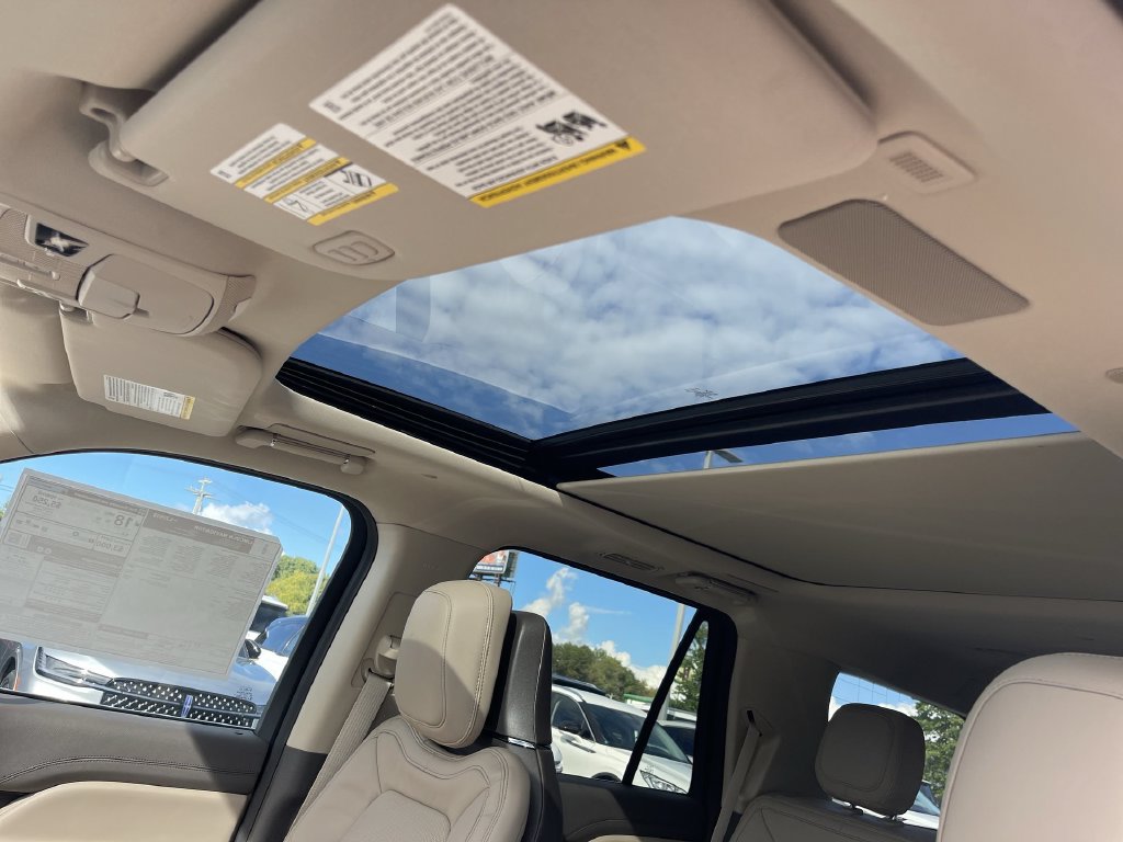 Used 2024 Lincoln Navigator Reserve AWD/4WD image 22