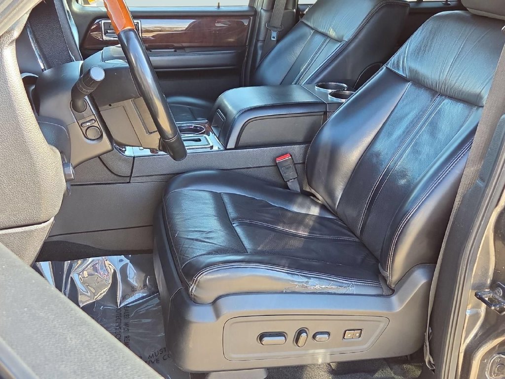 Used 2017 Lincoln Navigator Select AWD/4WD image 15