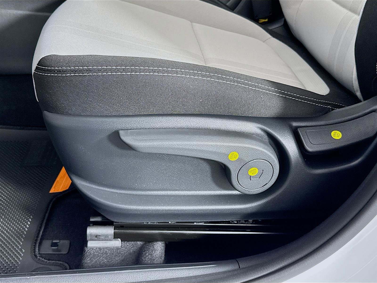 New 2025 Hyundai Venue SEL image 20