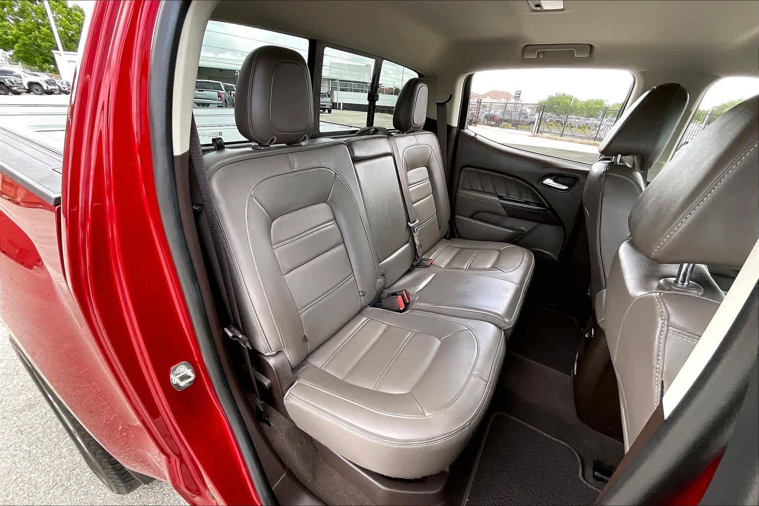 Used 2022 GMC Canyon Denali image 16