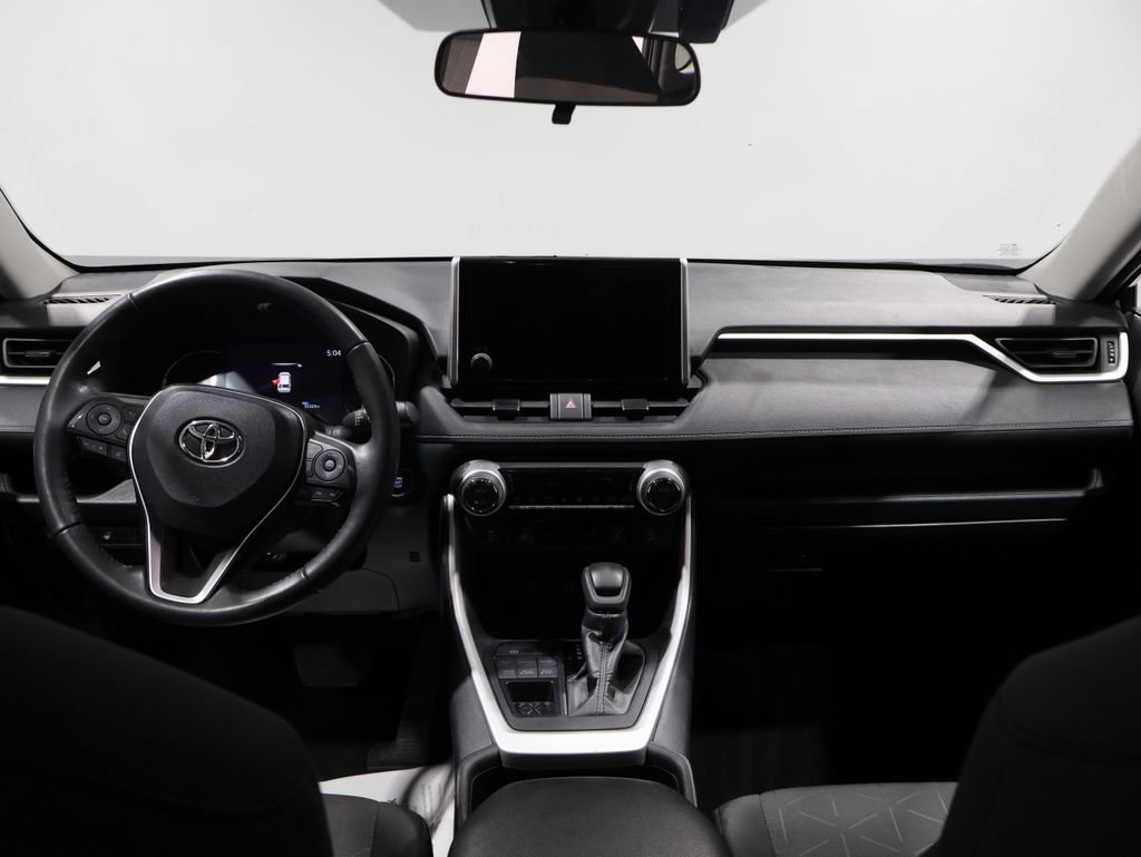 Used 2024 Toyota RAV4 XLE image 16