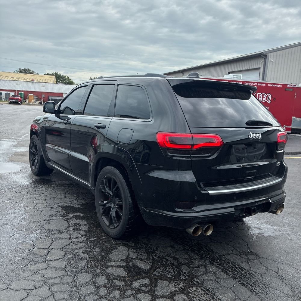 Used 2017 Jeep Grand Cherokee Summit w/ Platinum Appearance Package AWD/4WD image 4