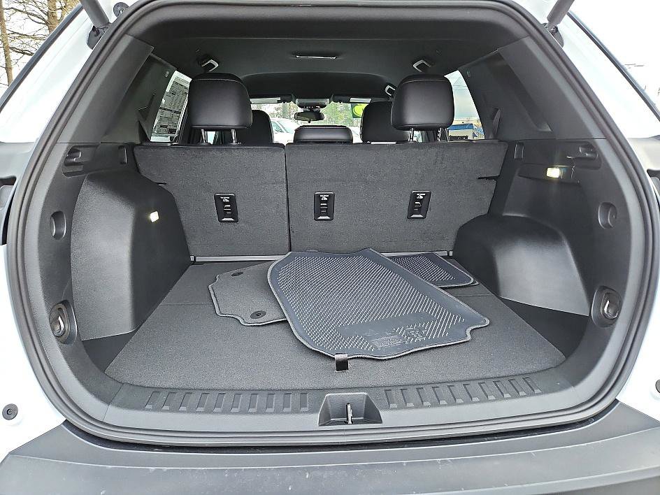 New 2026 Chevrolet Equinox LT w/ Convenience Package II image 11