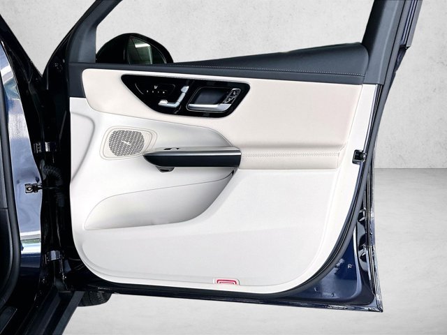 Used 2024 Mercedes-Benz GLC 300 image 19