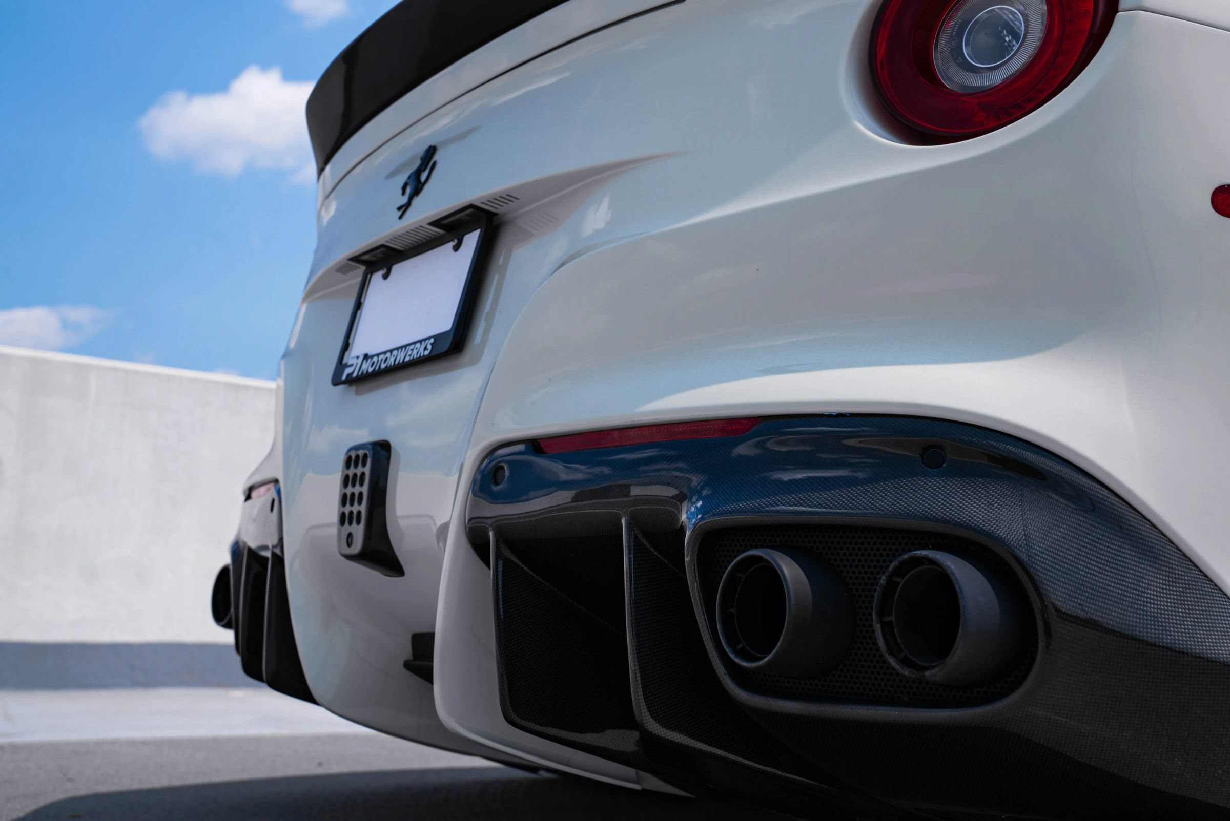Used 2015 Ferrari F12 Berlinetta RWD image 18
