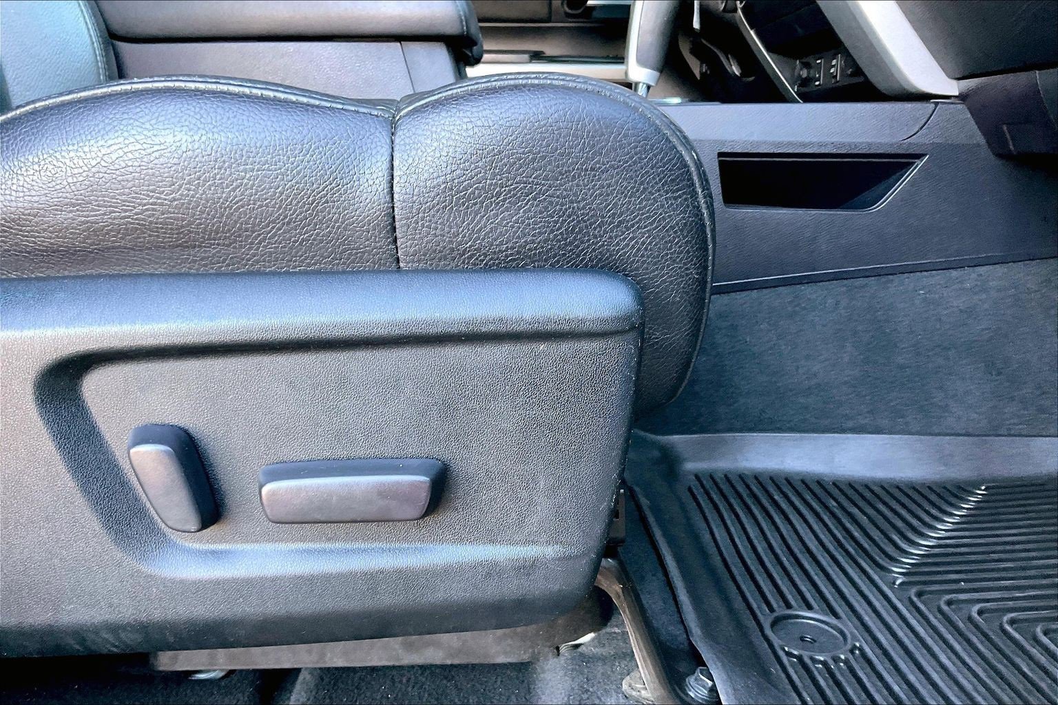 Used 2018 Toyota Tundra Limited image 23