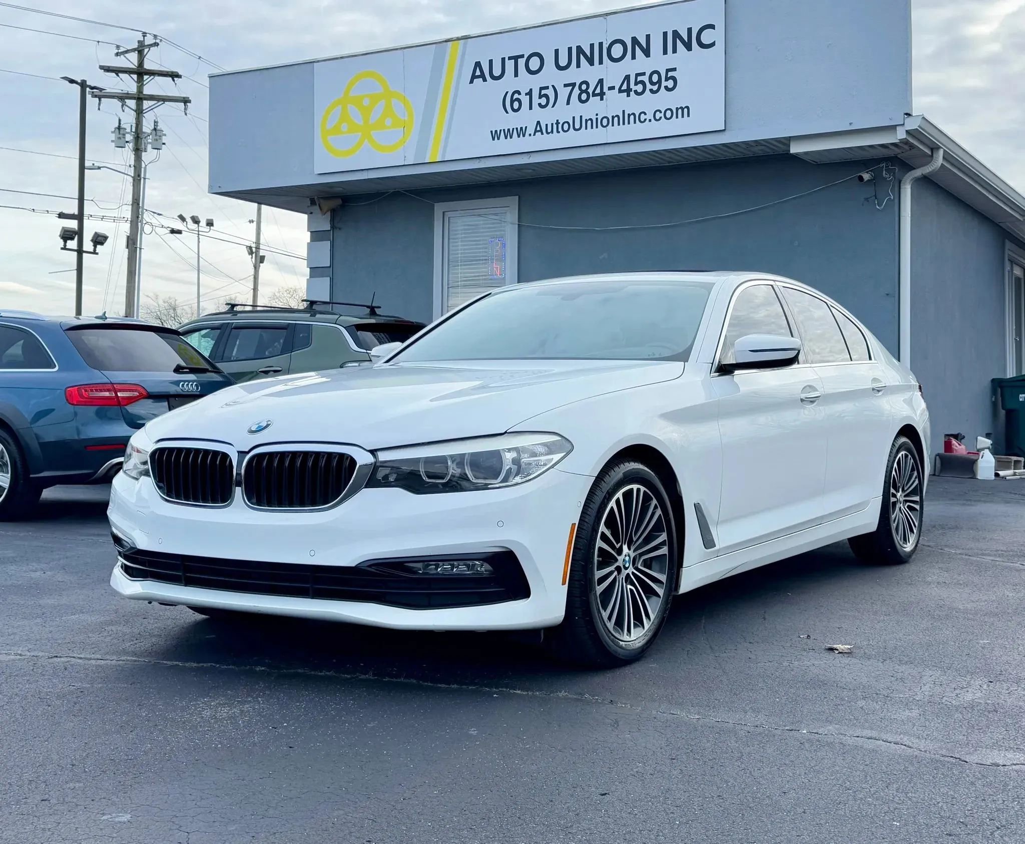Used 2017 BMW 530i image 1