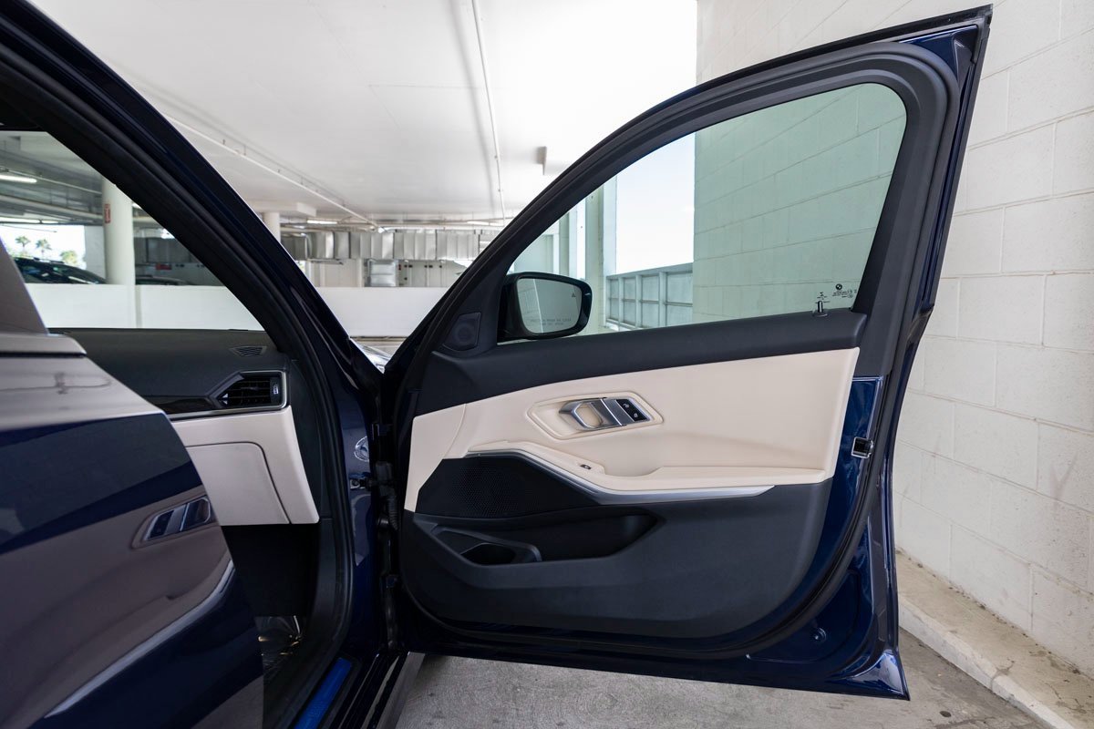 Certified 2023 BMW 330e w/ Premium Package image 26