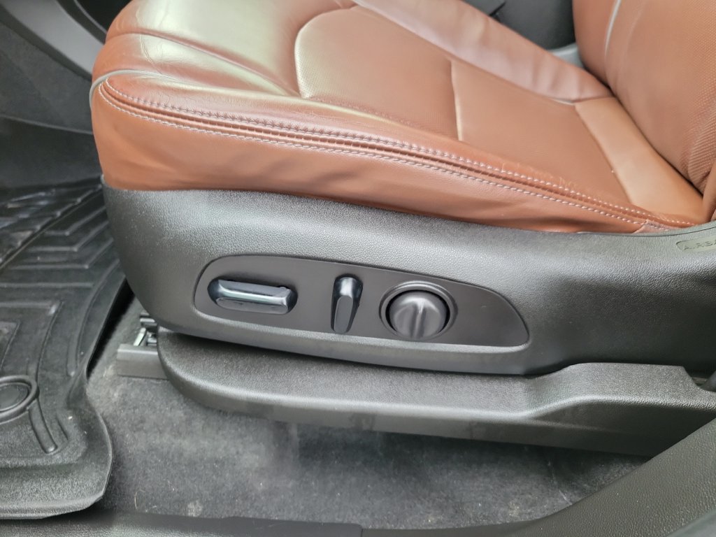 Used 2018 Buick Enclave Avenir w/ Avenir Technology Package FWD image 25