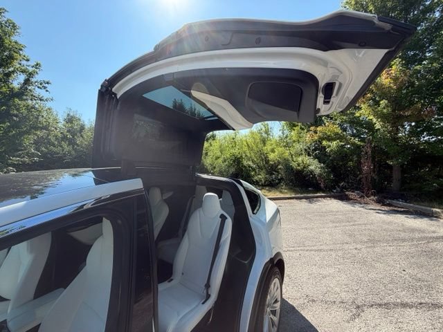 Used 2020 Tesla Model X Long Range AWD/4WD image 26