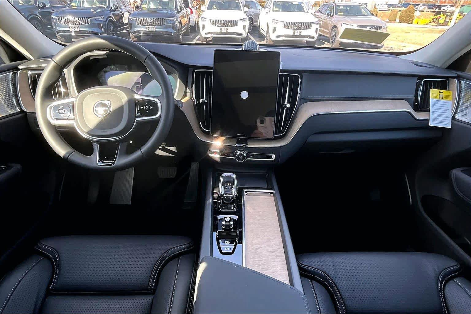 New 2026 Volvo XC60 B5 Ultra w/ Protection Package Premier image 7