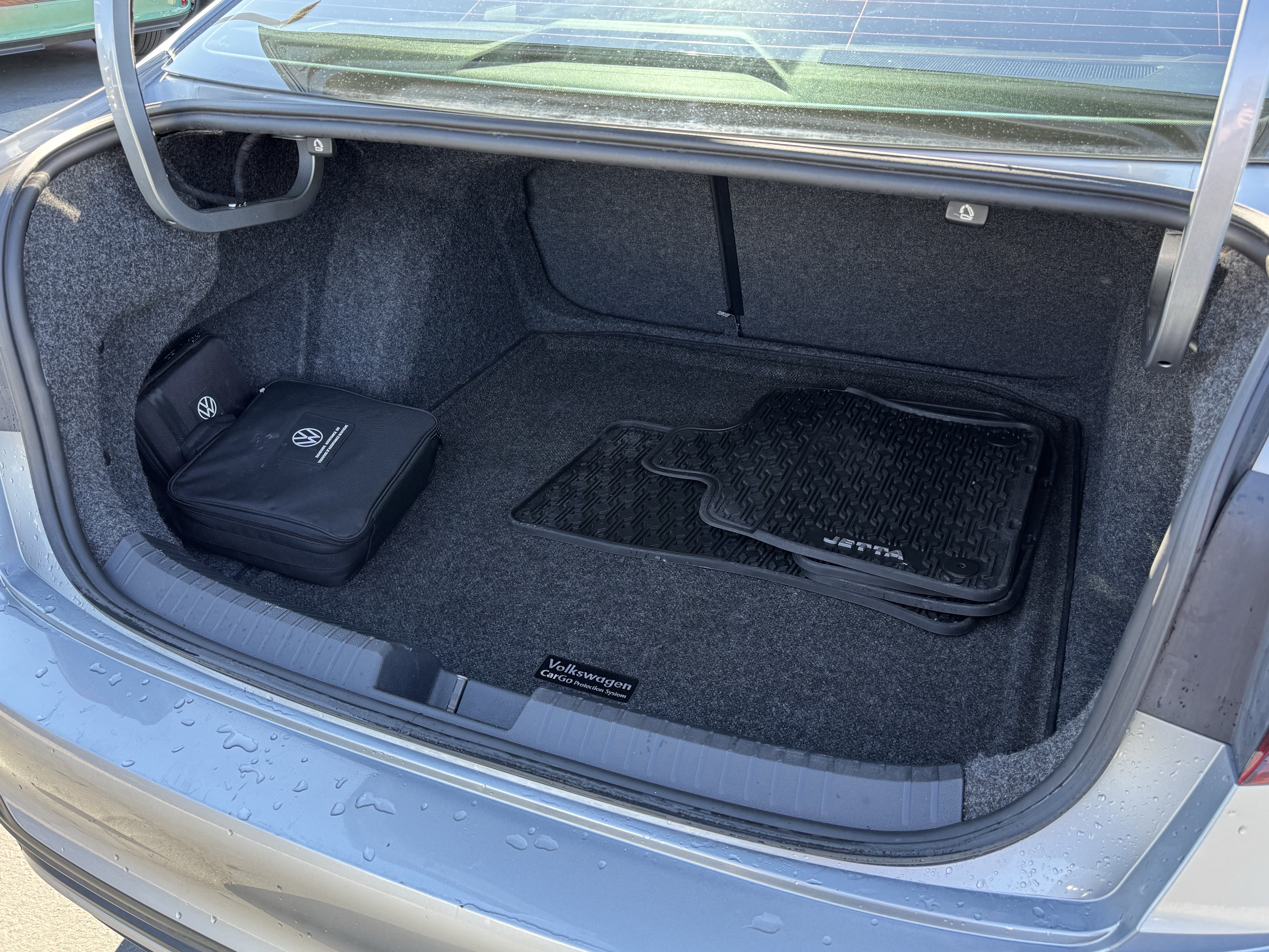 Used 2022 Volkswagen Jetta SE w/ Panoramic Sunroof Package FWD image 36